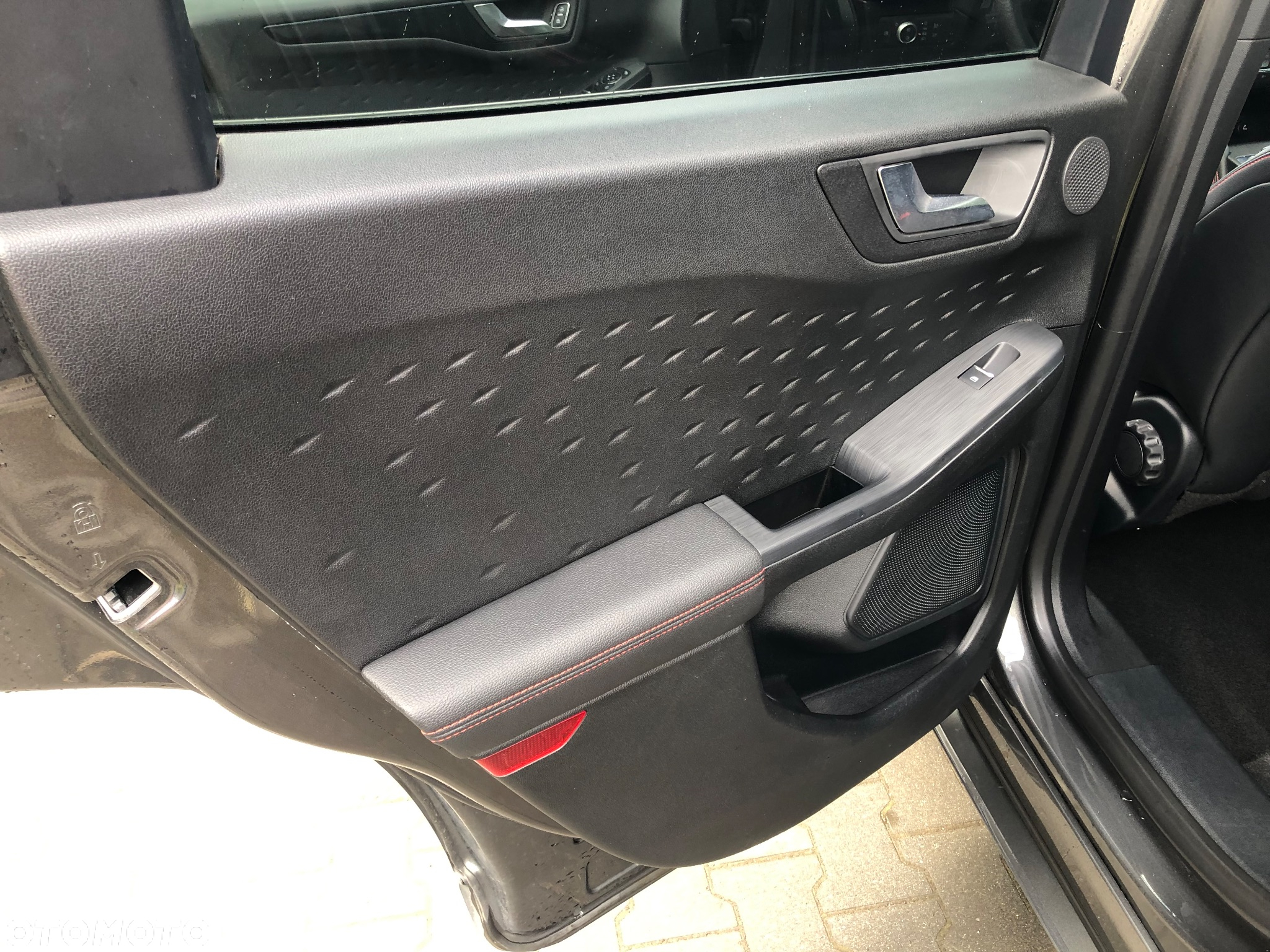 Ford Kuga 2.5P PHEV FWD ST-Line X - 19