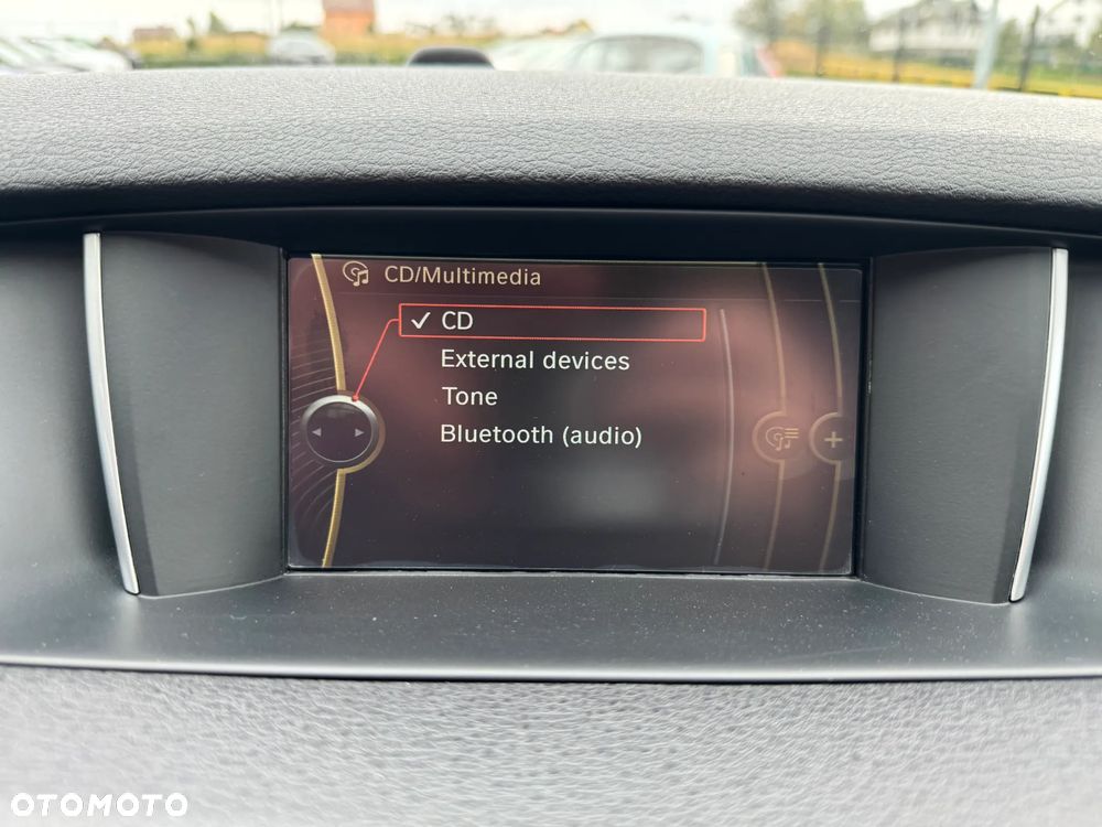 BMW X1 sDrive18d xLine - 25