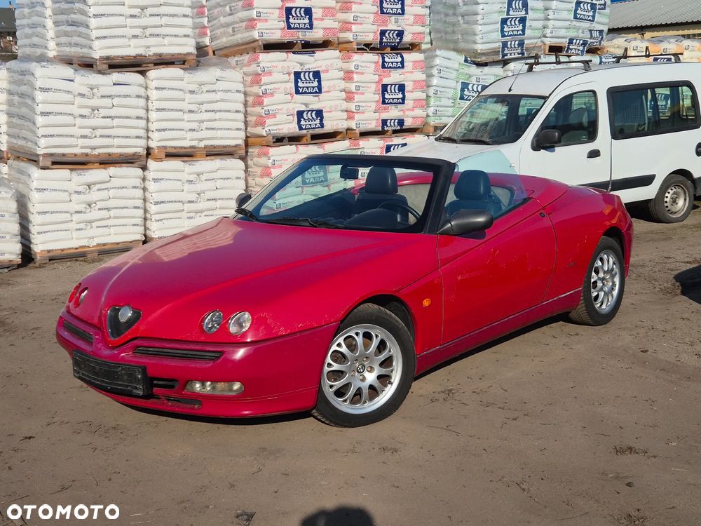 Alfa Romeo Spider - 1