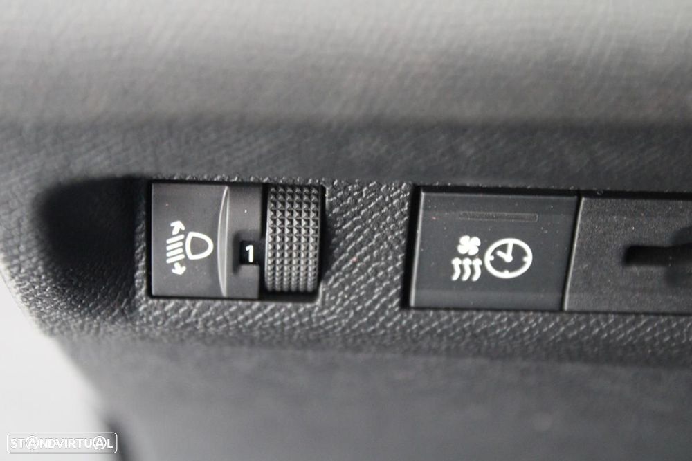 Peugeot e-308 54 kWh Allure - 17