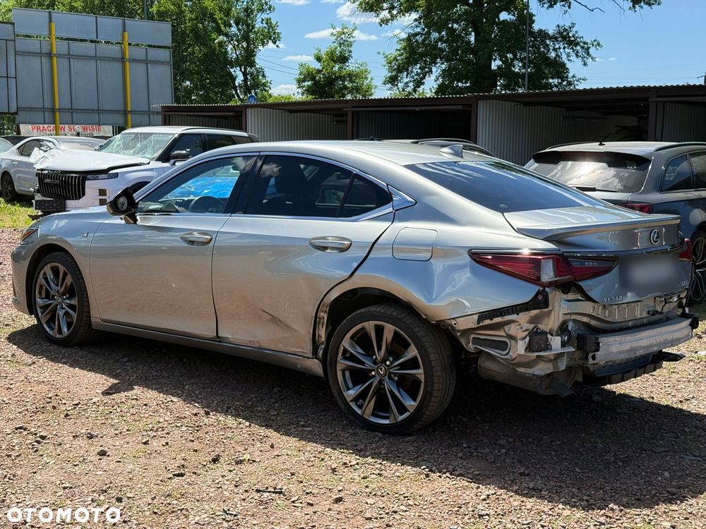 Lexus ES 300h F Sport - 7
