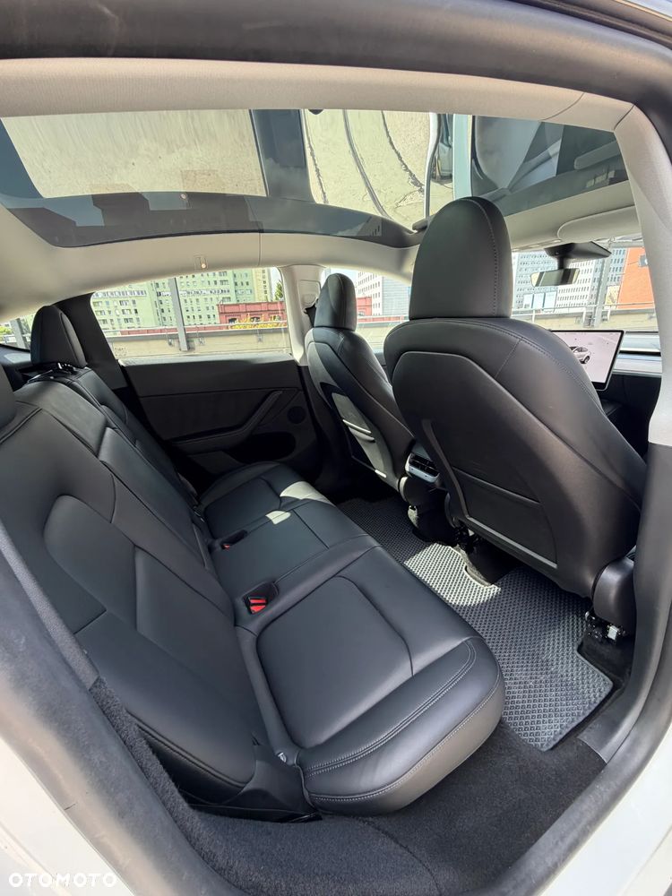 Tesla Model Y - 13