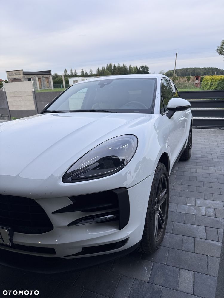 Porsche Macan - 1