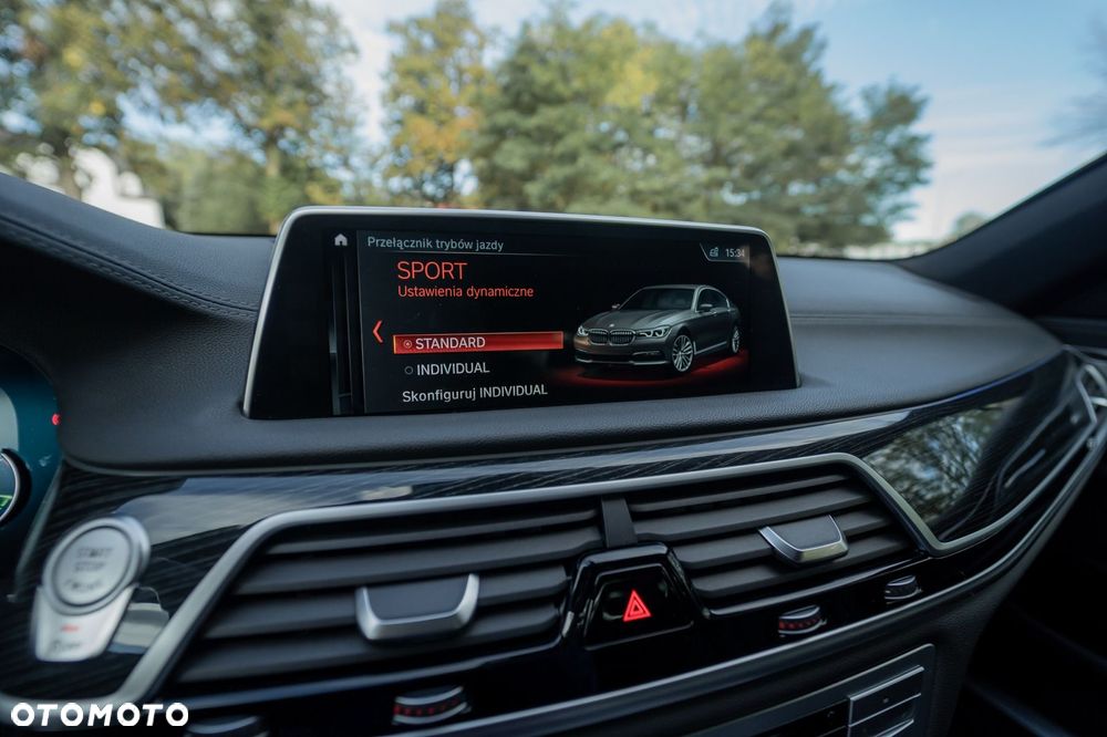 BMW Seria 7 - 18