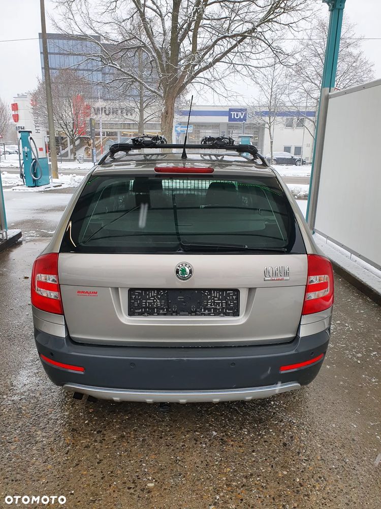 Skoda Octavia 2.0 FSI Scout 4x4 - 2