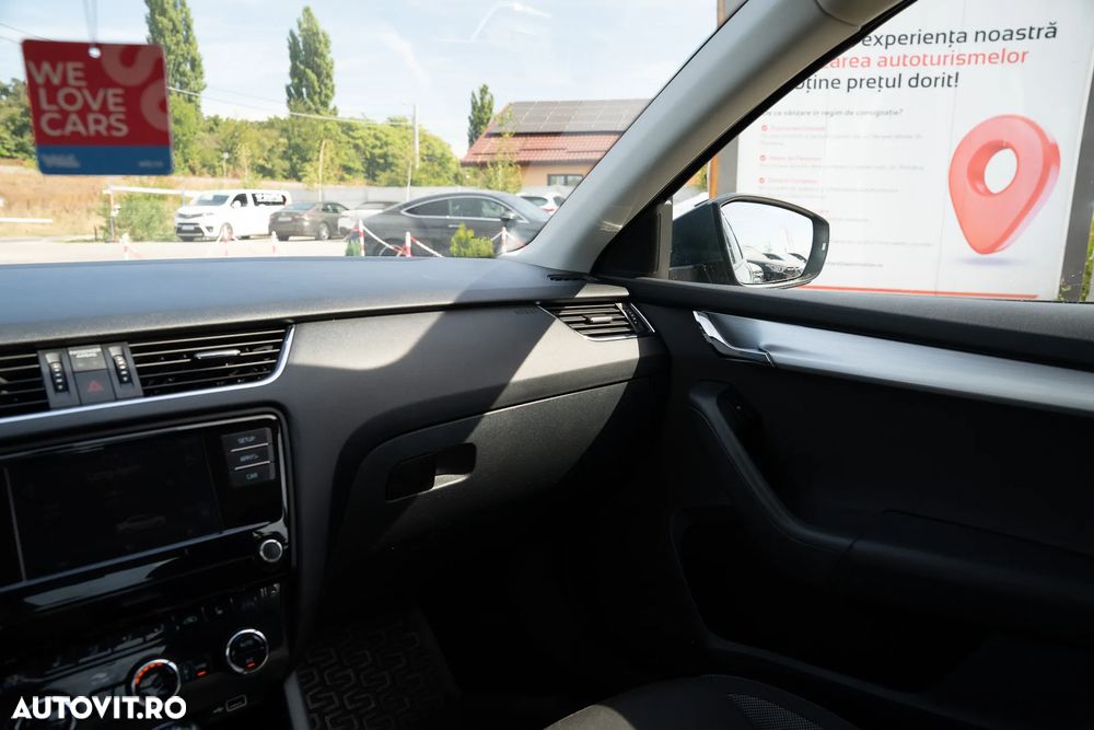 Skoda Octavia 1.6 TDI DSG Ambition - 13