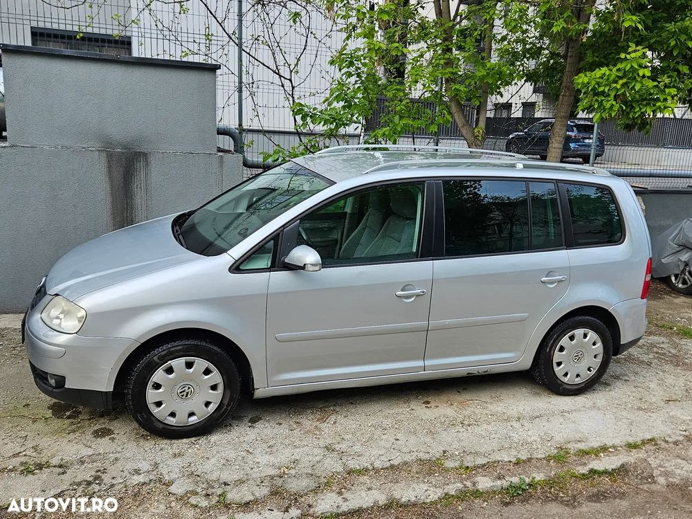 Volkswagen Touran 2.0TDI Highline - 4