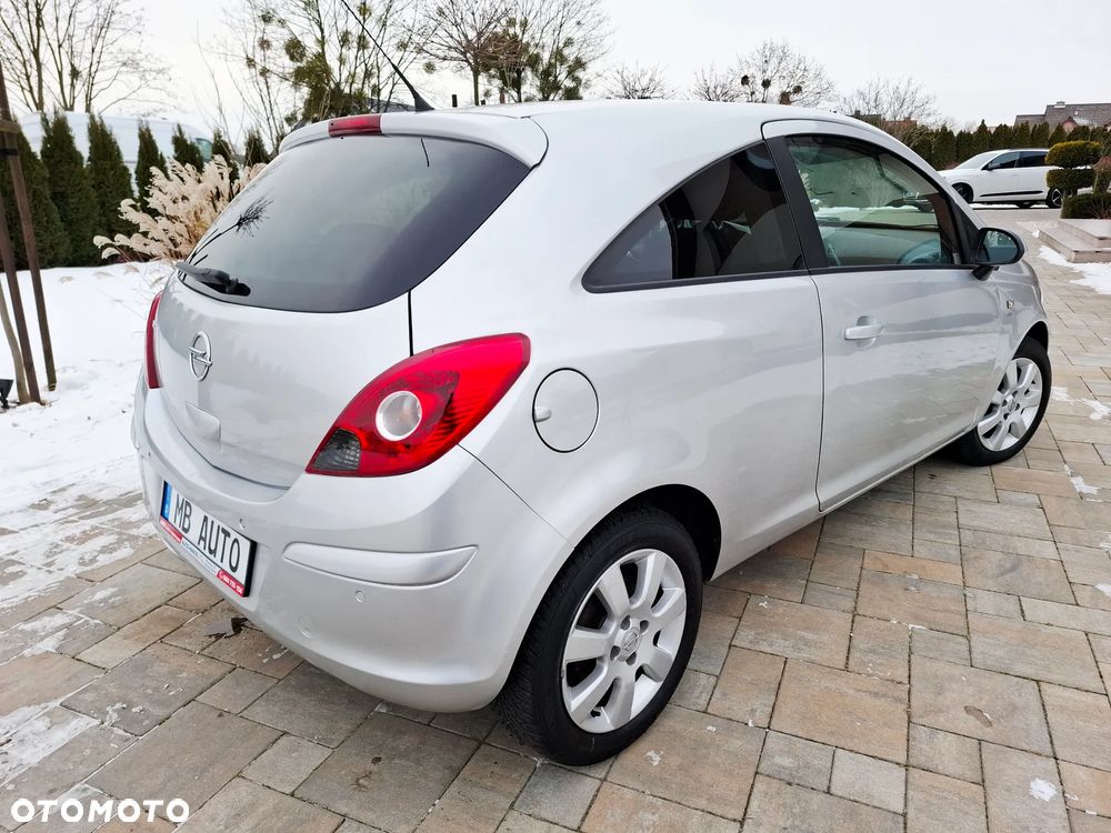 Opel Corsa 1.4 16V Satellite - 18