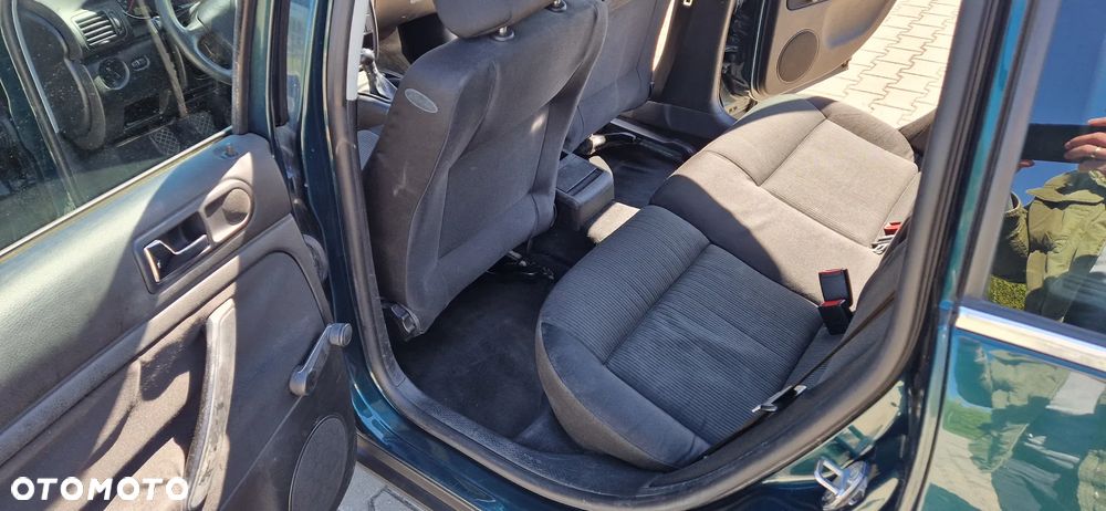 Volkswagen Passat 1.6 Basis - 15
