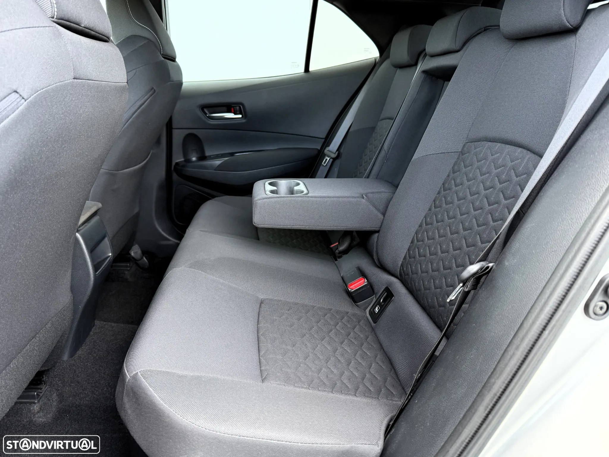 Toyota Corolla 1.8 Hybrid Comfort+P.Sport - 29