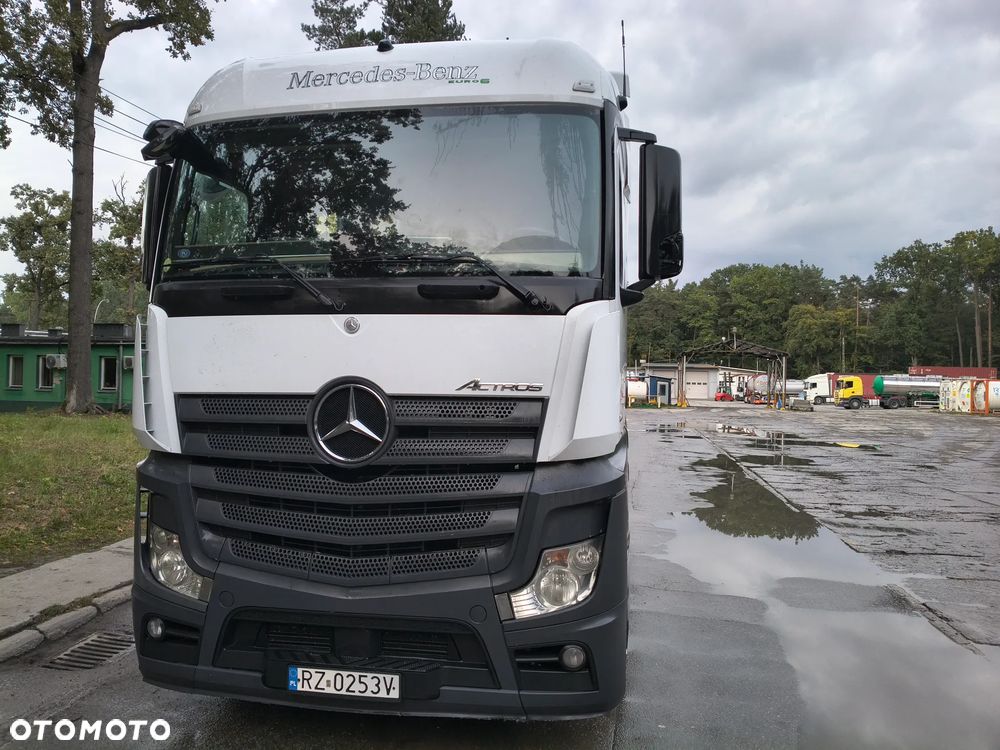 Mercedes-Benz Actros - 2