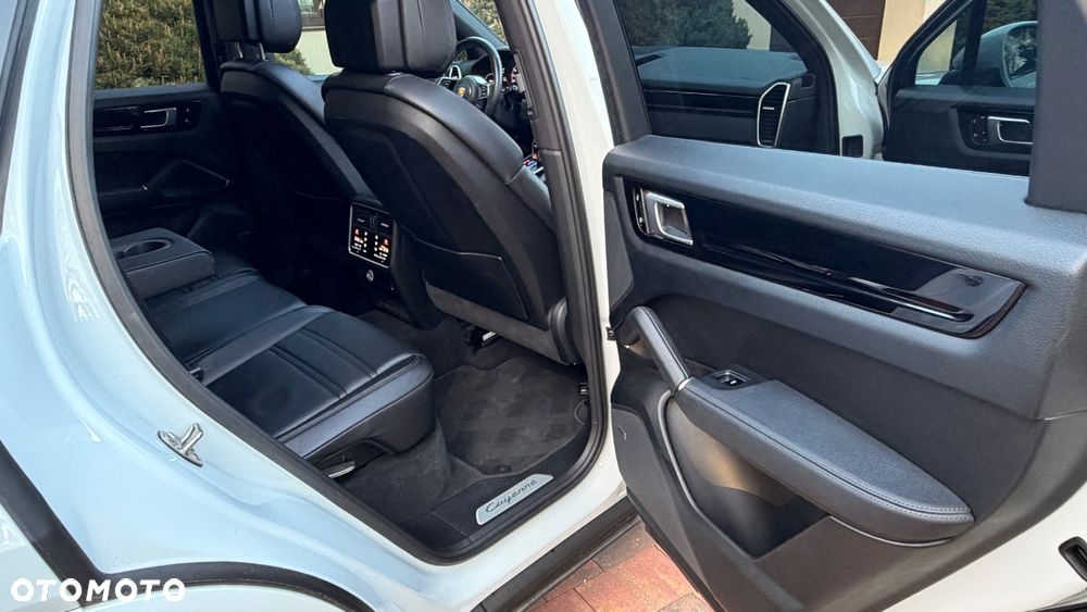 Porsche Cayenne - 7