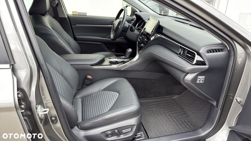 Toyota Camry 2.5 Hybrid Prestige CVT - 8