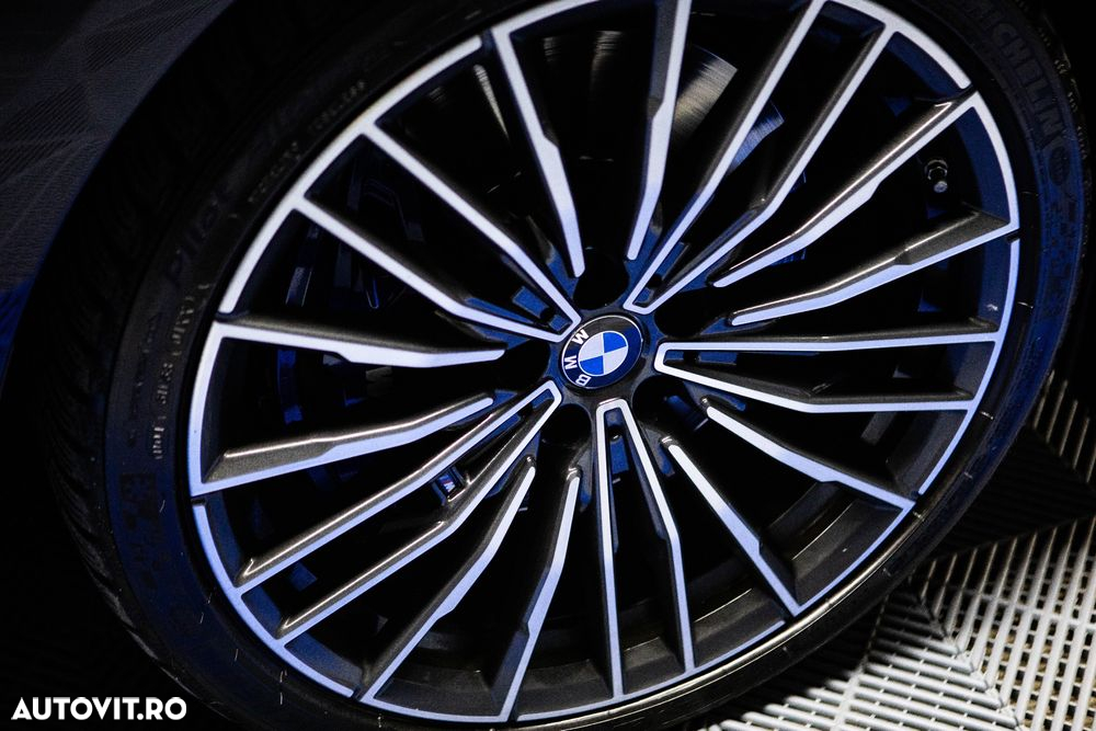 BMW Seria 8 840d xDrive - 32
