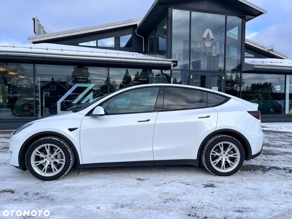 Tesla Model Y Long Range Dual Motor AWD - 2