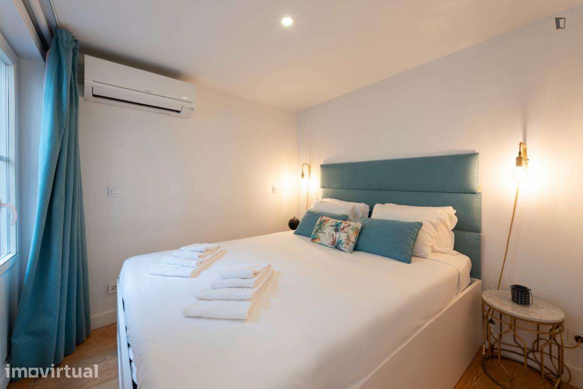 Apartamento com 2 quartos - localizado em Sé Porto - Grande imagem: 2/26