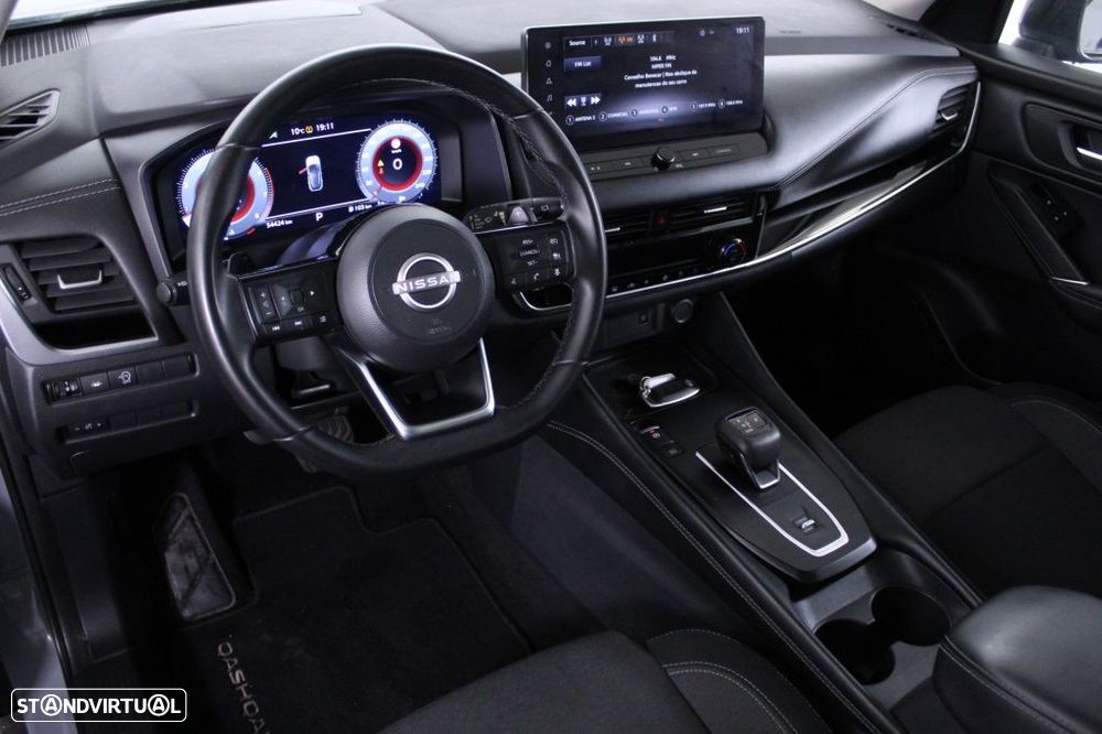 Nissan Qashqai 1.3 DIG-T N-Connecta LED+TT+SKY Xtronic - 31