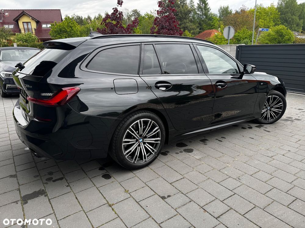 BMW Seria 3 330e xDrive M Sport - 9