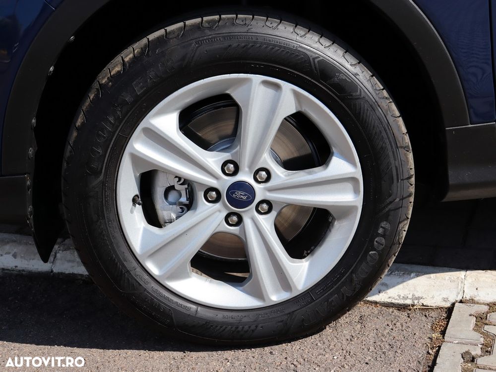 Ford Kuga - 10