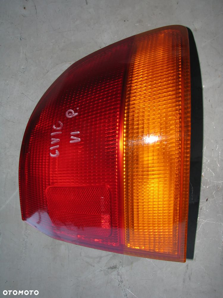 LAMPA PRAWA TYLNA HONDA CIVIC VI - 3