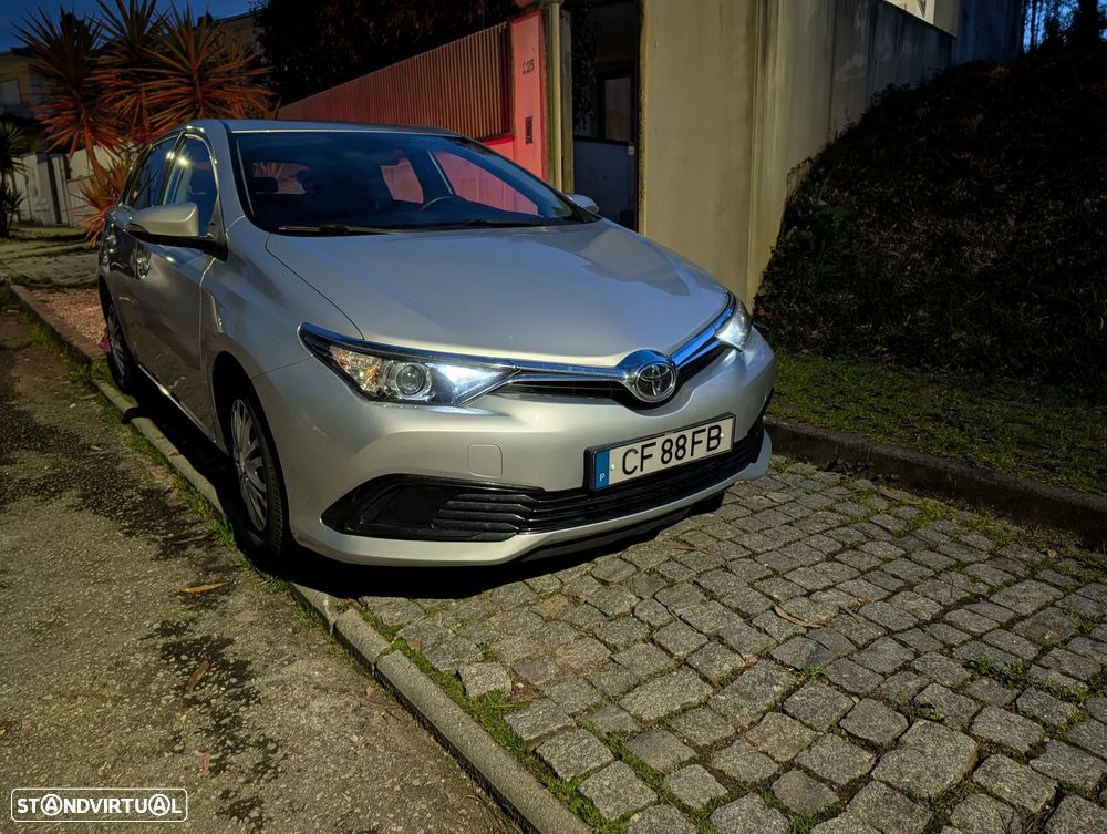Toyota Auris 1.4 D-4D Design Edition - 33