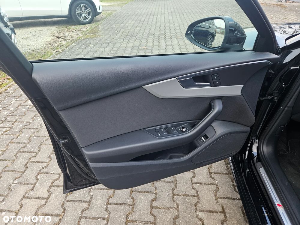 Audi A4 Avant 40 TFSI S tronic - 14