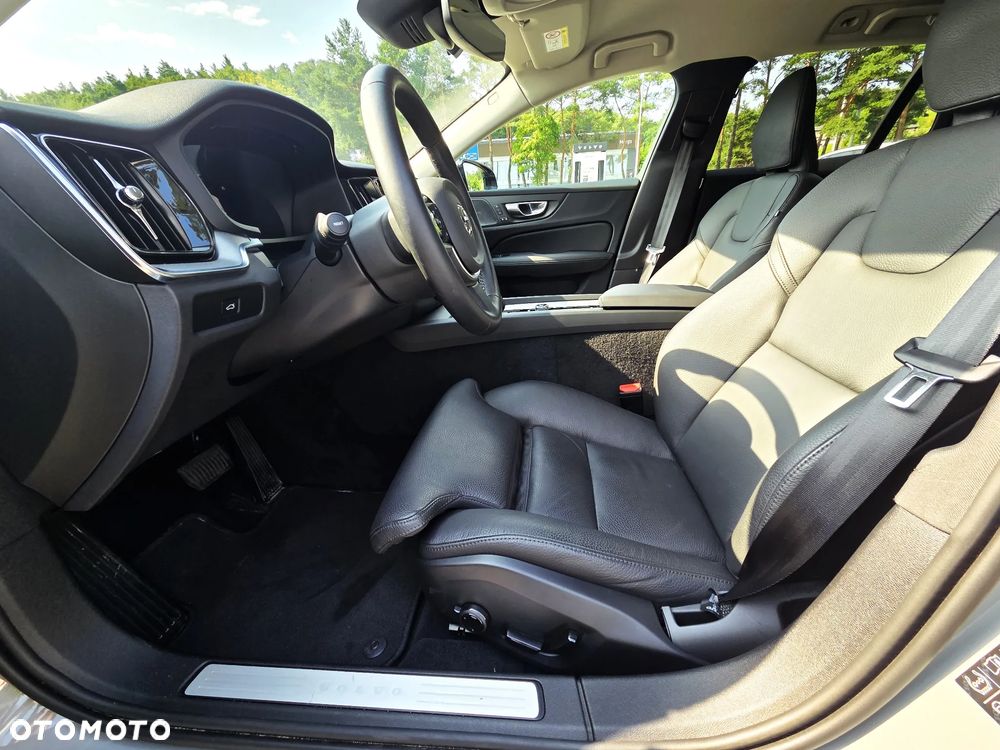 Volvo V60 B4 B Plus Dark - 10