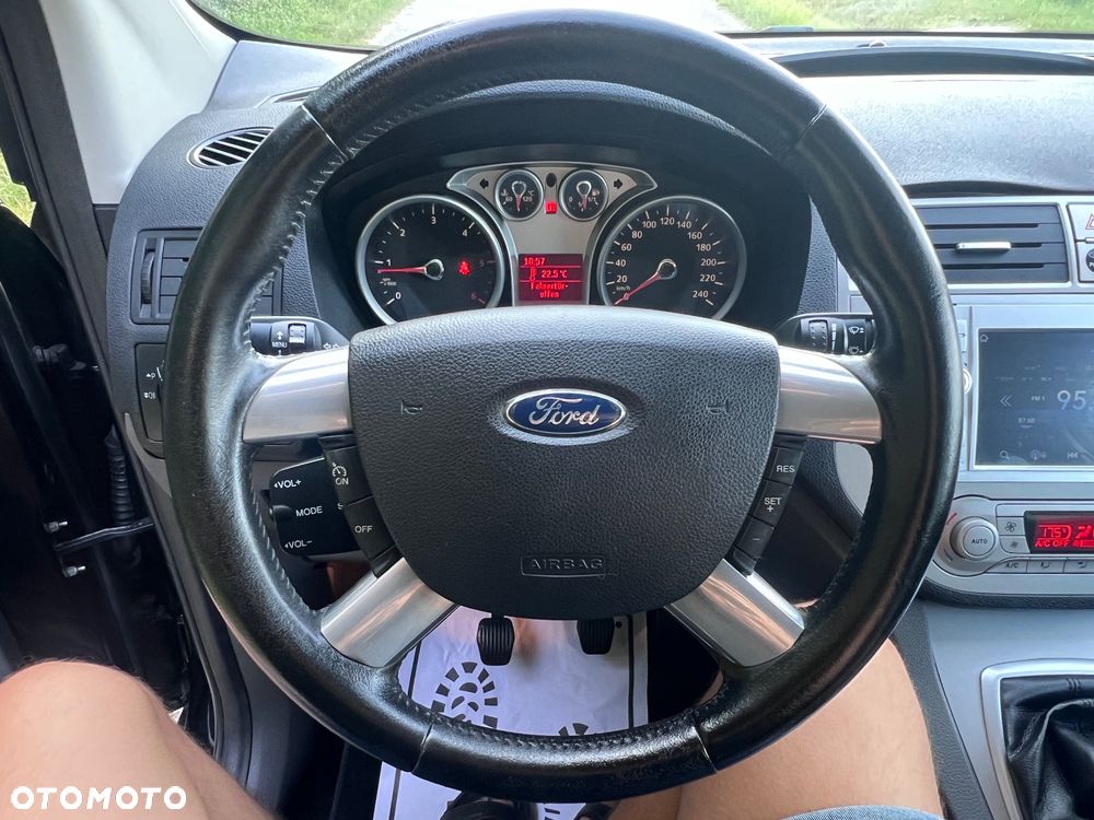 Ford Kuga 2.0 TDCi 4x4 Titanium - 27