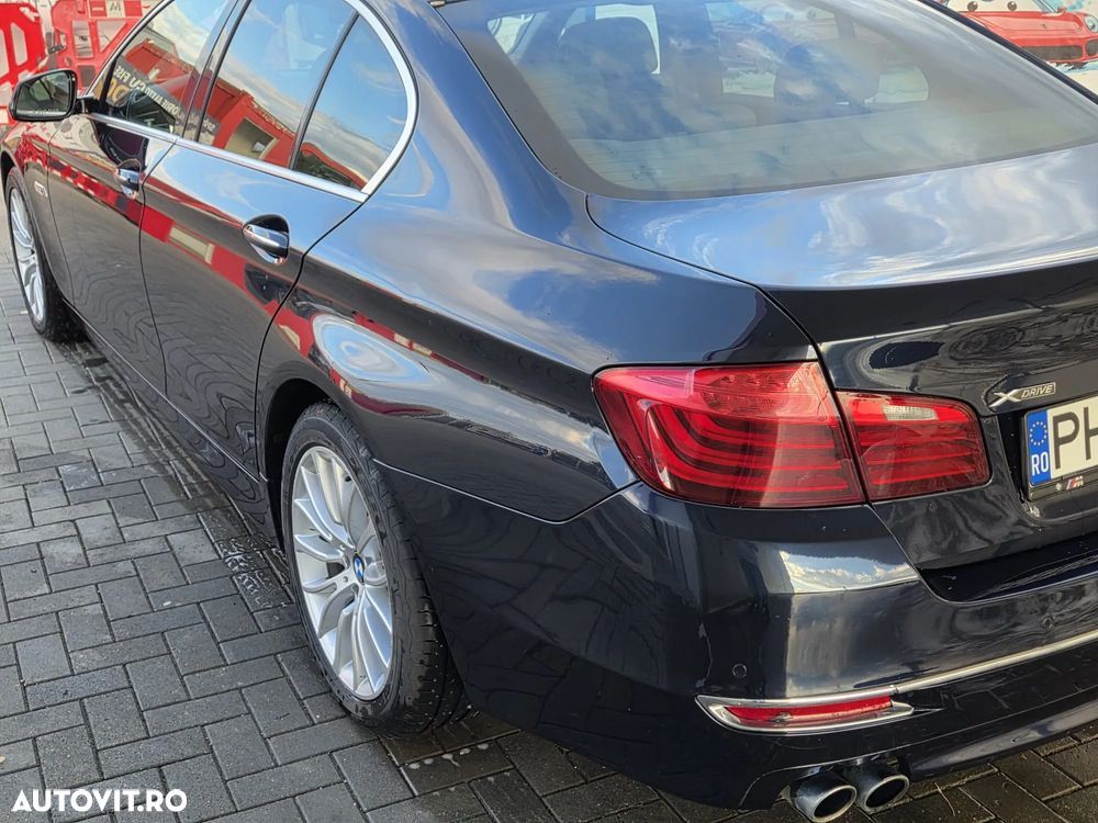 BMW Seria 5 525d xDrive AT - 13