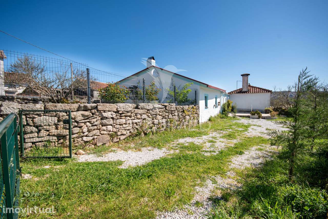 Casas em rio de moinhos - Grande imagem: 2/19