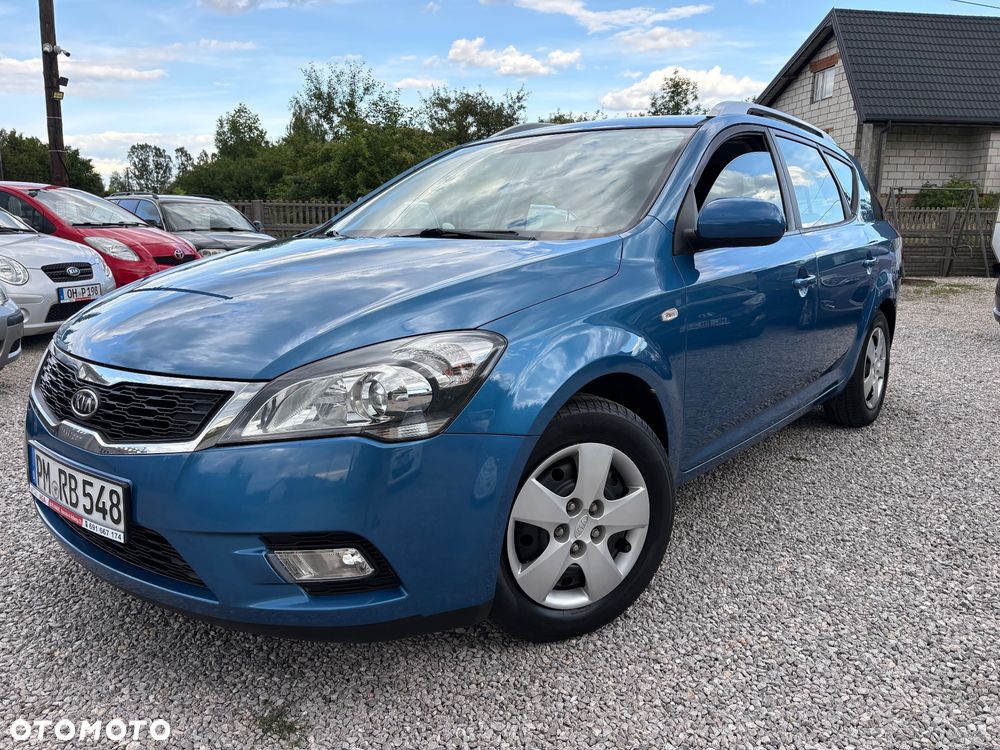 Kia Ceed - 4