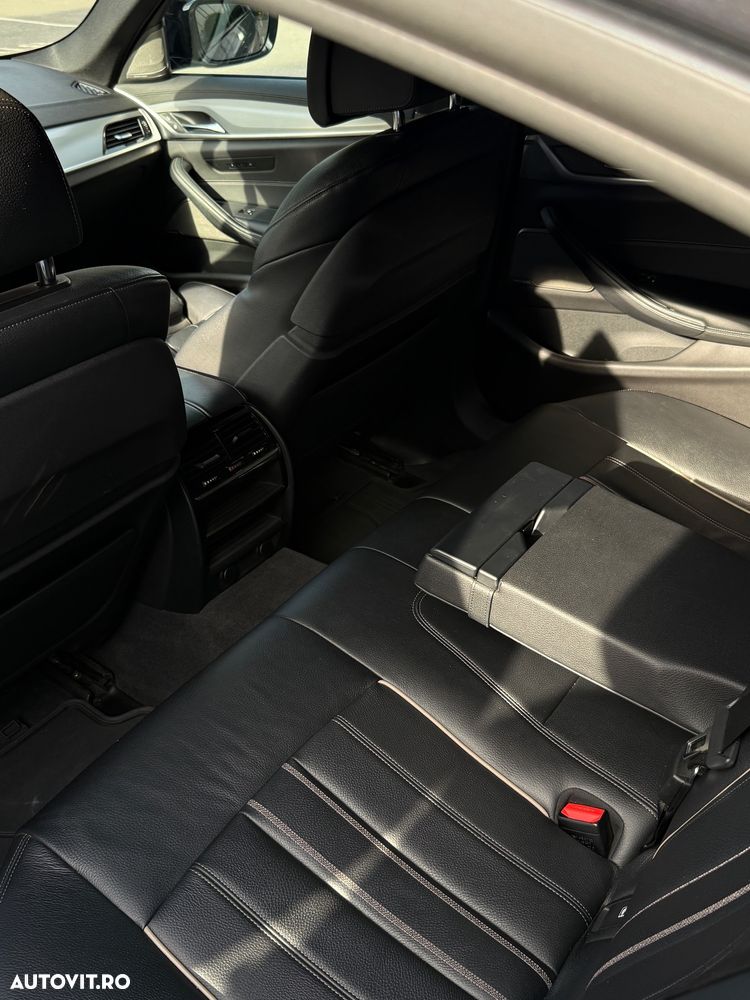 BMW Seria 5 530i xDrive AT - 16