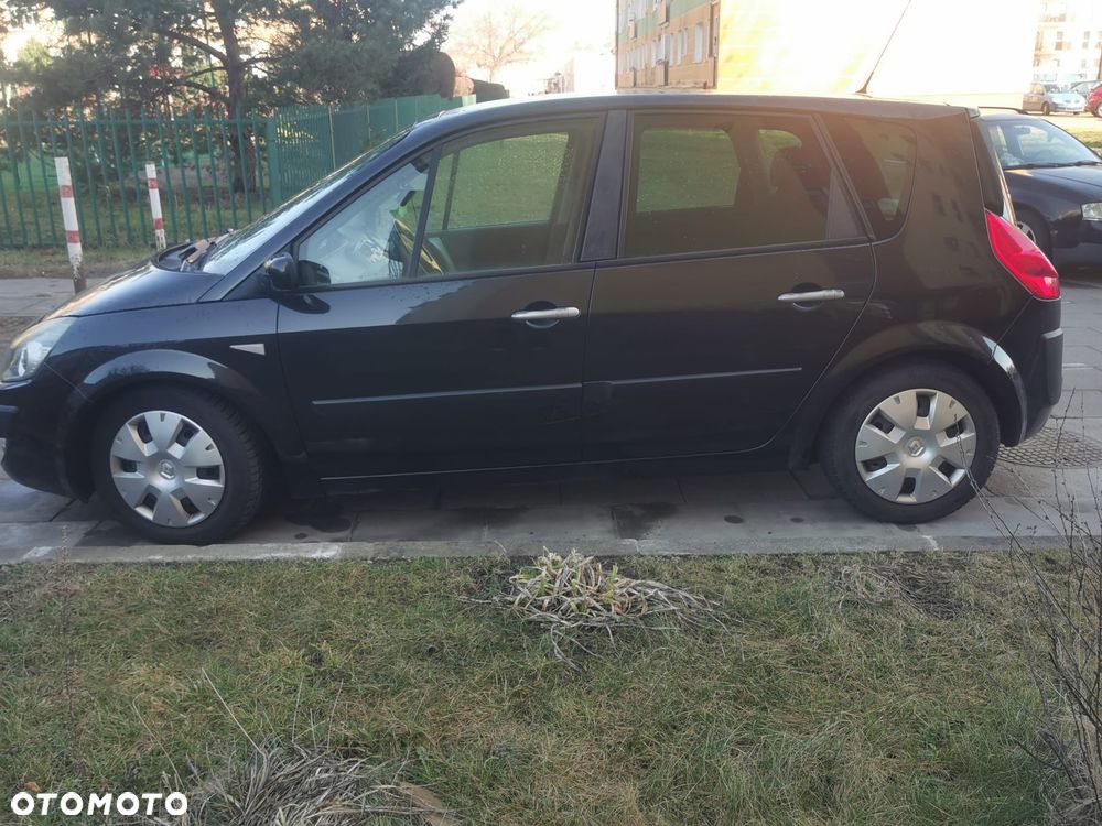 Renault Scenic 1.9 dCi FAP Avantage - 4
