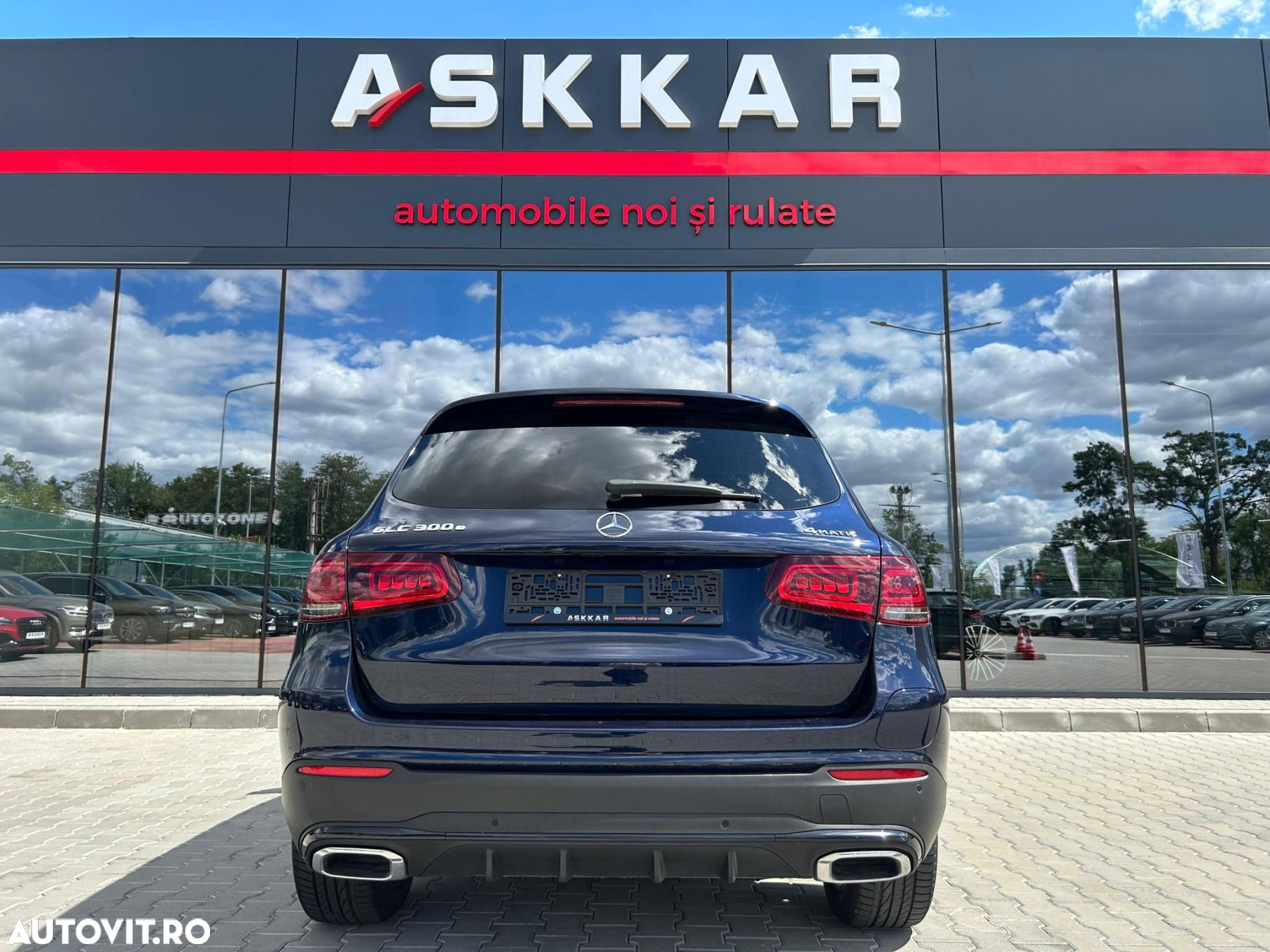 Mercedes-Benz GLC 300 e 4Matic 9G-TRONIC AMG Line - 6