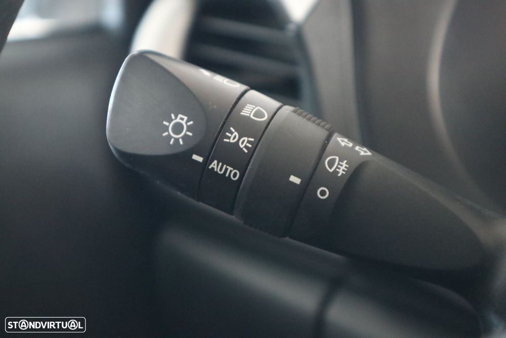 Toyota Hilux 2.4 D-4D 4WD CD CM - 17