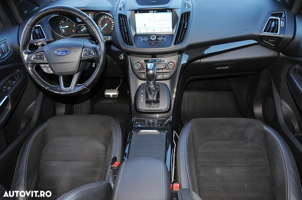 Ford Kuga 2.0 TDCi 4WD Powershift ST-Line - 25