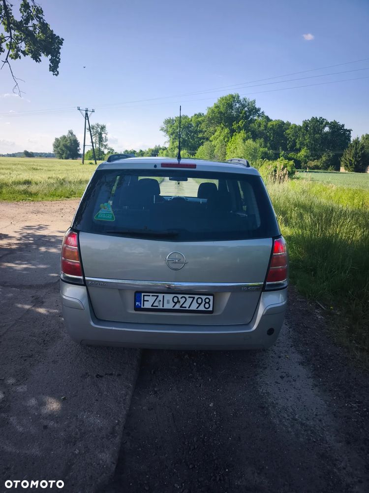Opel Zafira 1.9 CDTI Essentia - 3