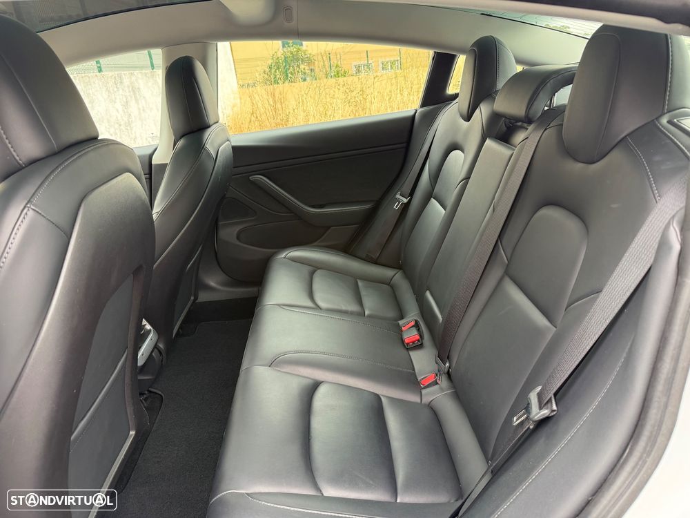 Tesla Model 3 AWD Dual Motor Performance — fotografia 14