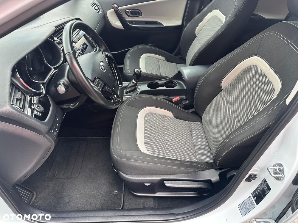 Kia Ceed 1.6 GDI ISG Vision - 5