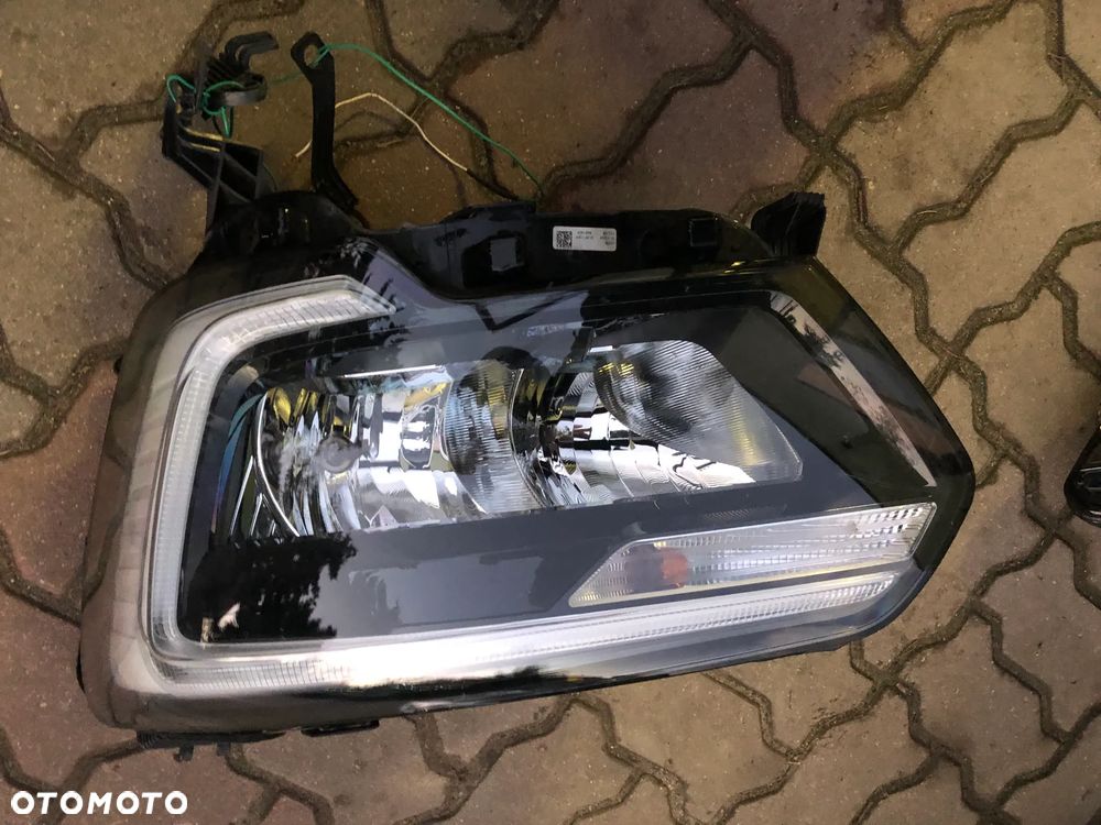 REFLEKTOR RENAULT MASTER III 10> LE 2020 OR 260607867R - 2