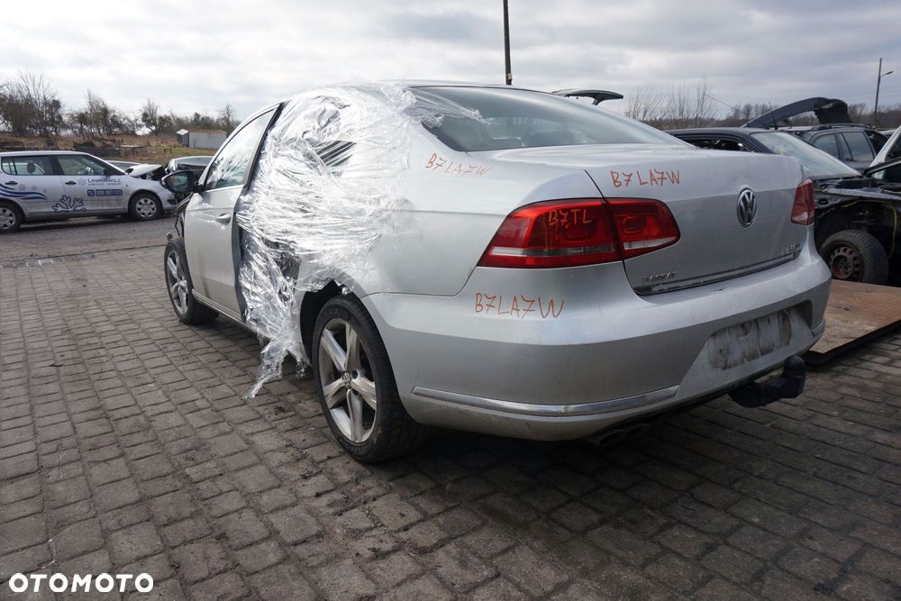 VOLKSWAGEN PASSAT B7 SEDAN 2012 LA7W 2.0 TDI CFFB 140KM NFU SREBRNY na części - 3