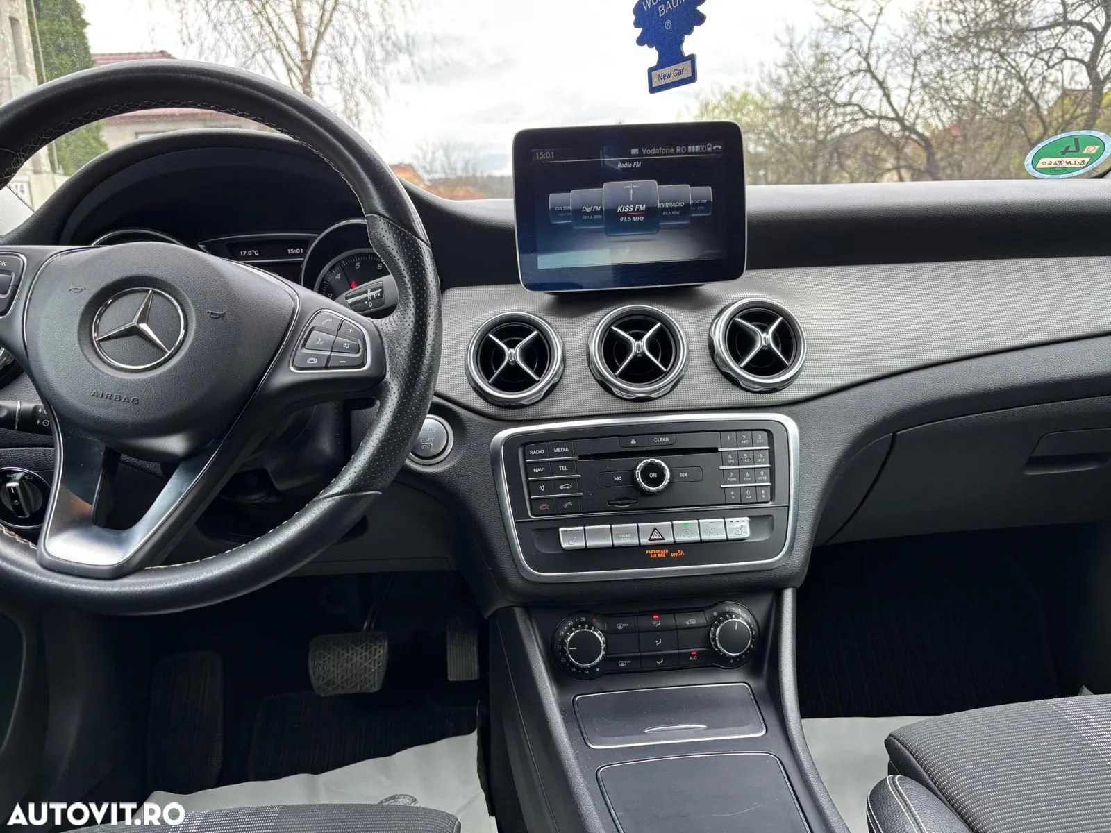 Mercedes-Benz GLA - 10