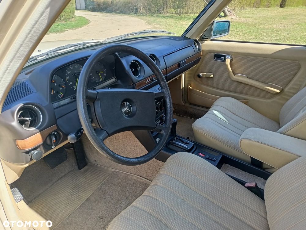 Mercedes-Benz W123 - 7
