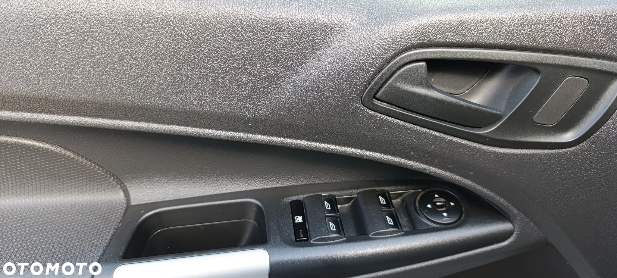 Ford Tourneo Connect - 10