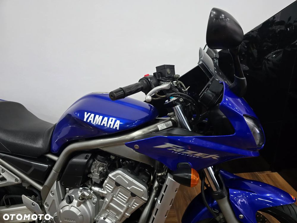 Yamaha FZS - 28