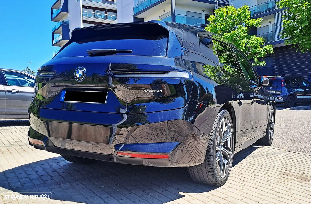 BMW iX xDrive 40 Pack Desportivo - 7