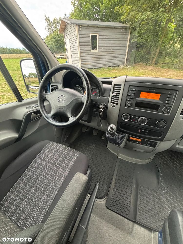 Mercedes-Benz Sprinter - 15