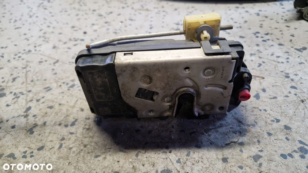 OPEL ASTRA H ZAFIRA B ZAMEK DRZWI PRAWY TYŁ 13128116GB - 2