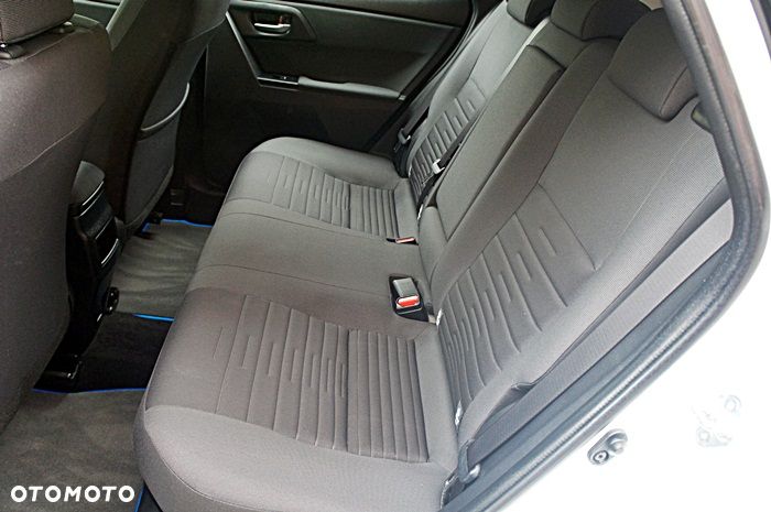 Toyota Auris 1.8 HSD Luna - 26