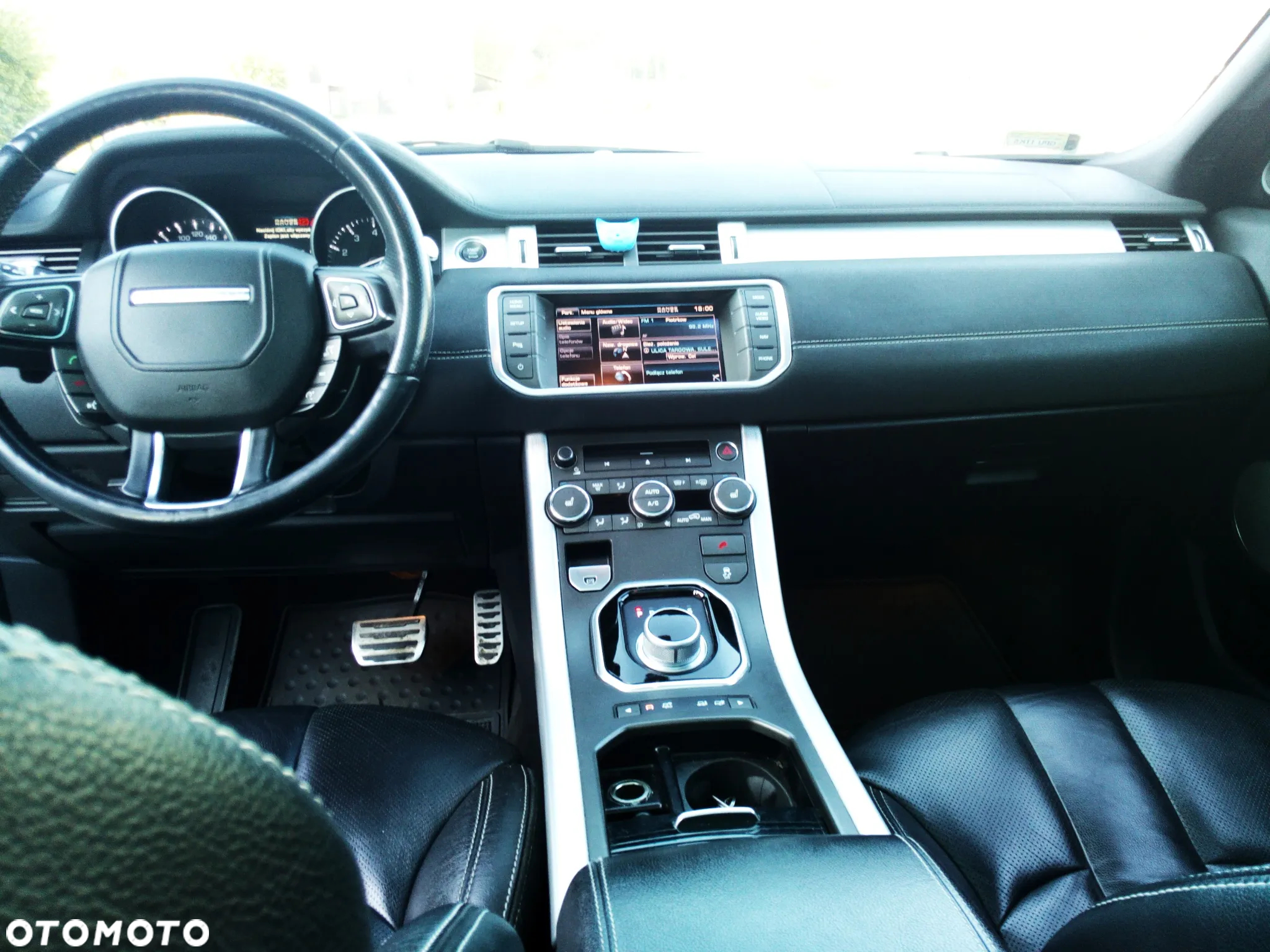 Land Rover Range Rover Evoque - 12